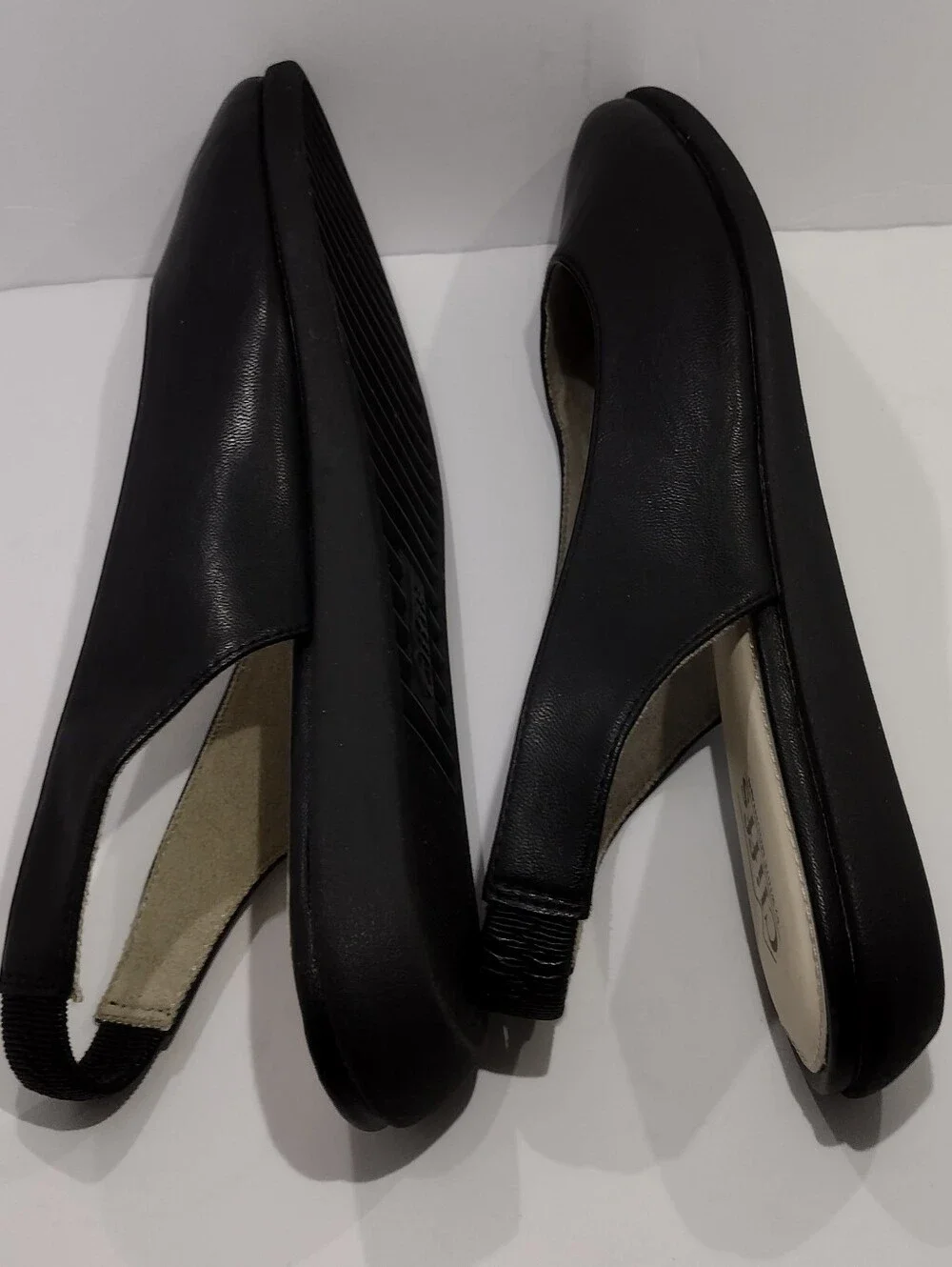 Cliffs by WHITE MOUNTAIN pre owned